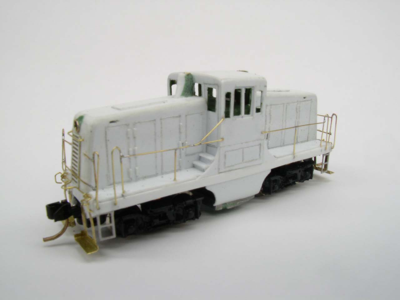 N scale 44-tonner custom brass handrails